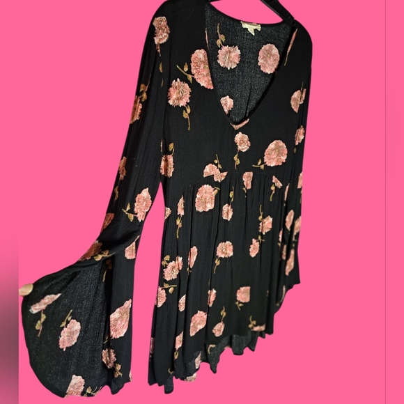 Gilli Tops - Gilli Roses And ROSES